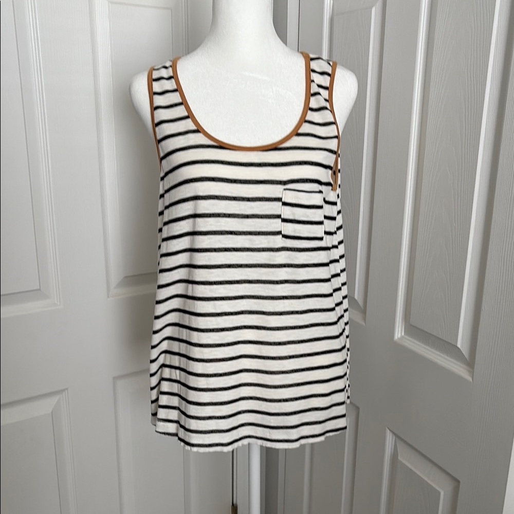 Hem & Thread Black and Off White Sleeveless Tank Top